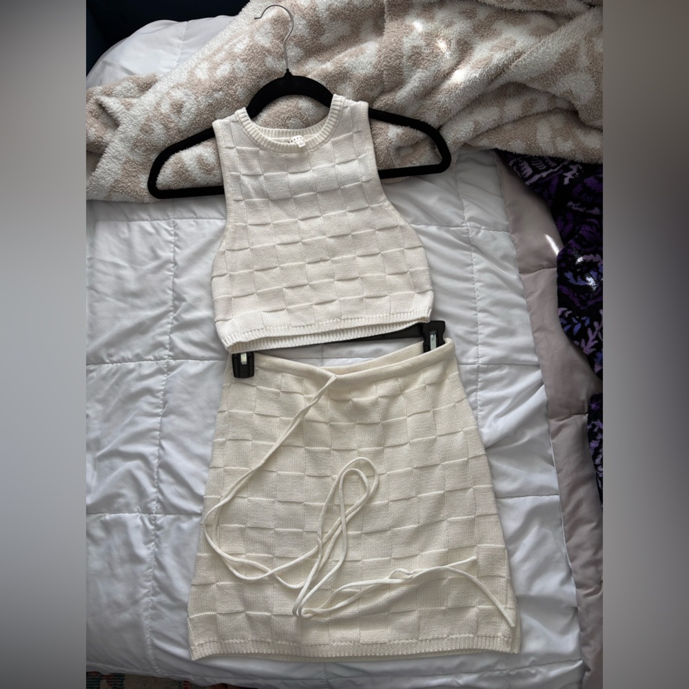 These three boutique off white set.